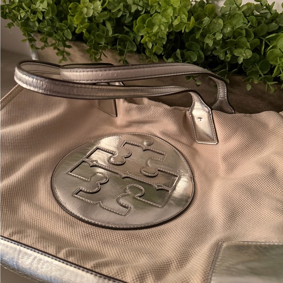 Tory Burch Tote - Picture 7 of 16